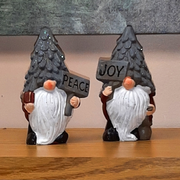Set of 2 Holiday Gnomes Decoration NWT - Picture 2 of 4